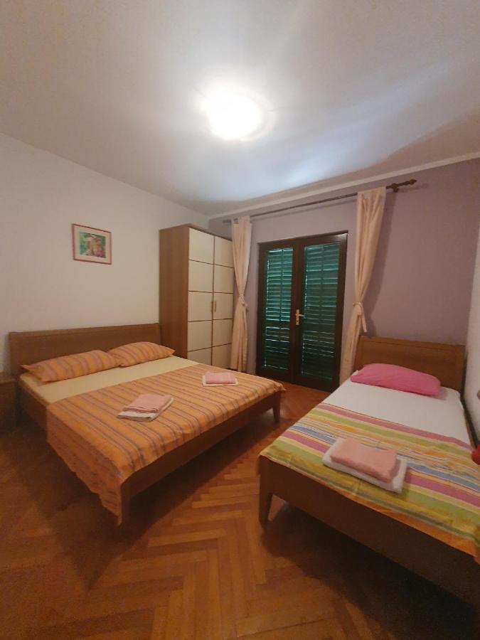 Apartments Karlo Omiš Buitenkant foto