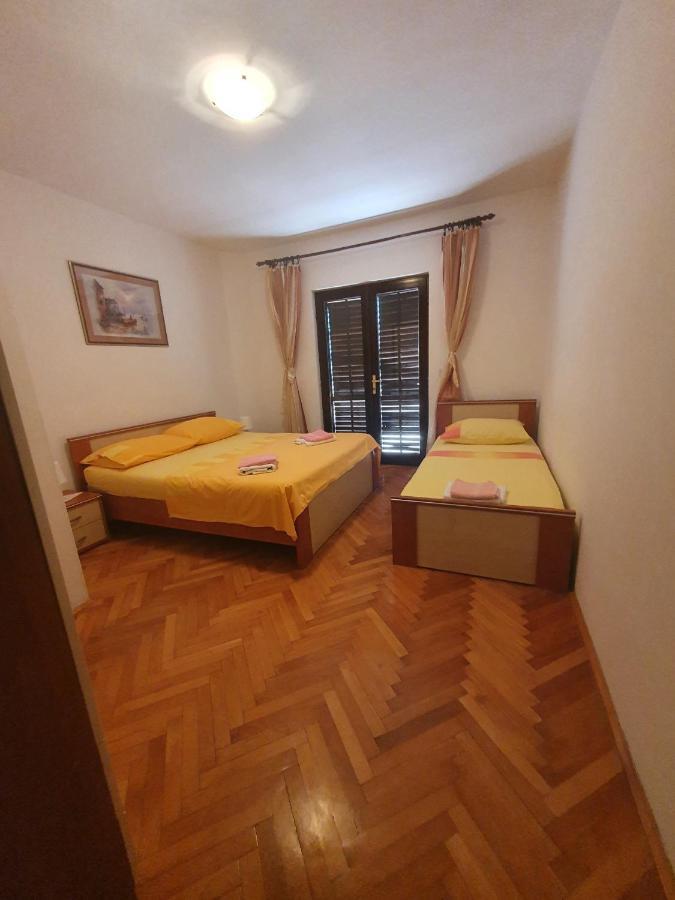 Apartments Karlo Omiš Buitenkant foto