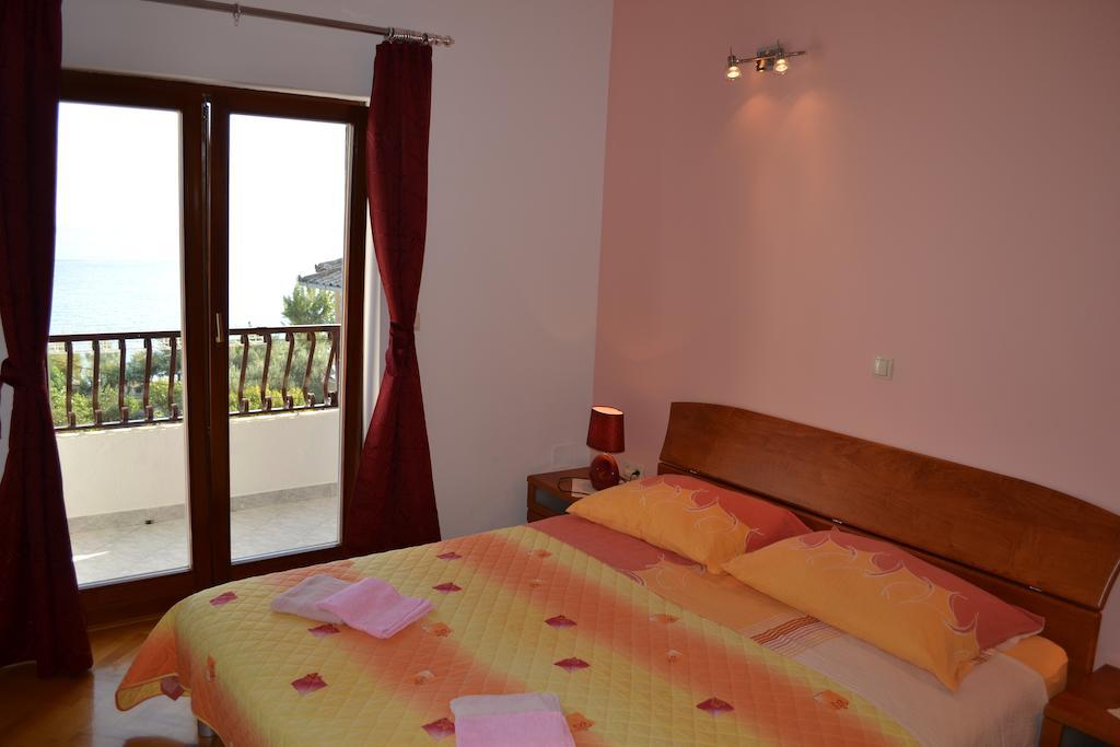 Apartments Karlo Omiš Kamer foto
