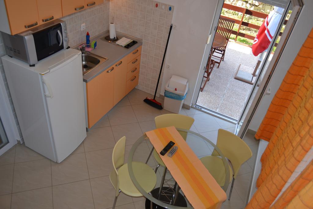 Apartments Karlo Omiš Kamer foto