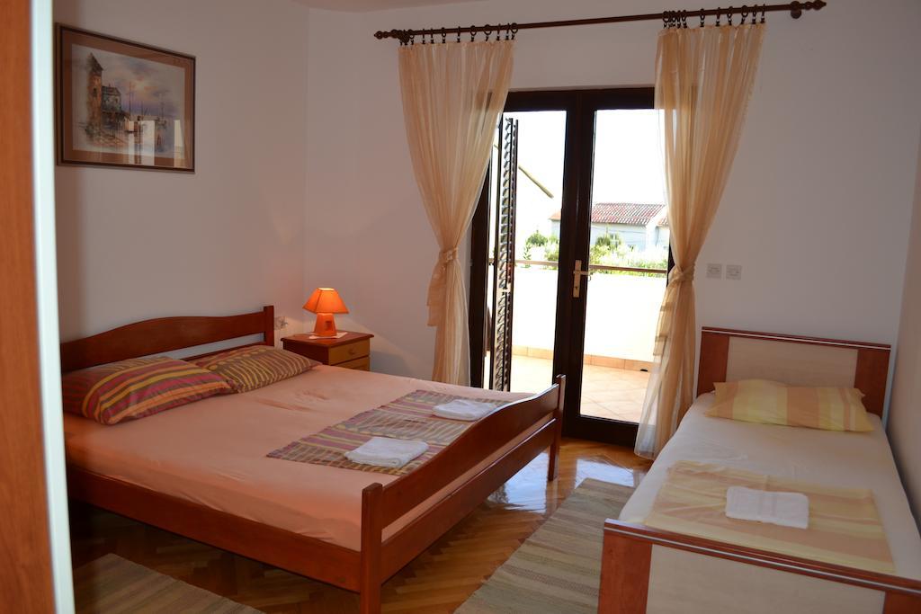 Apartments Karlo Omiš Kamer foto