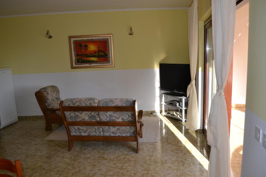 Apartments Karlo Omiš Buitenkant foto